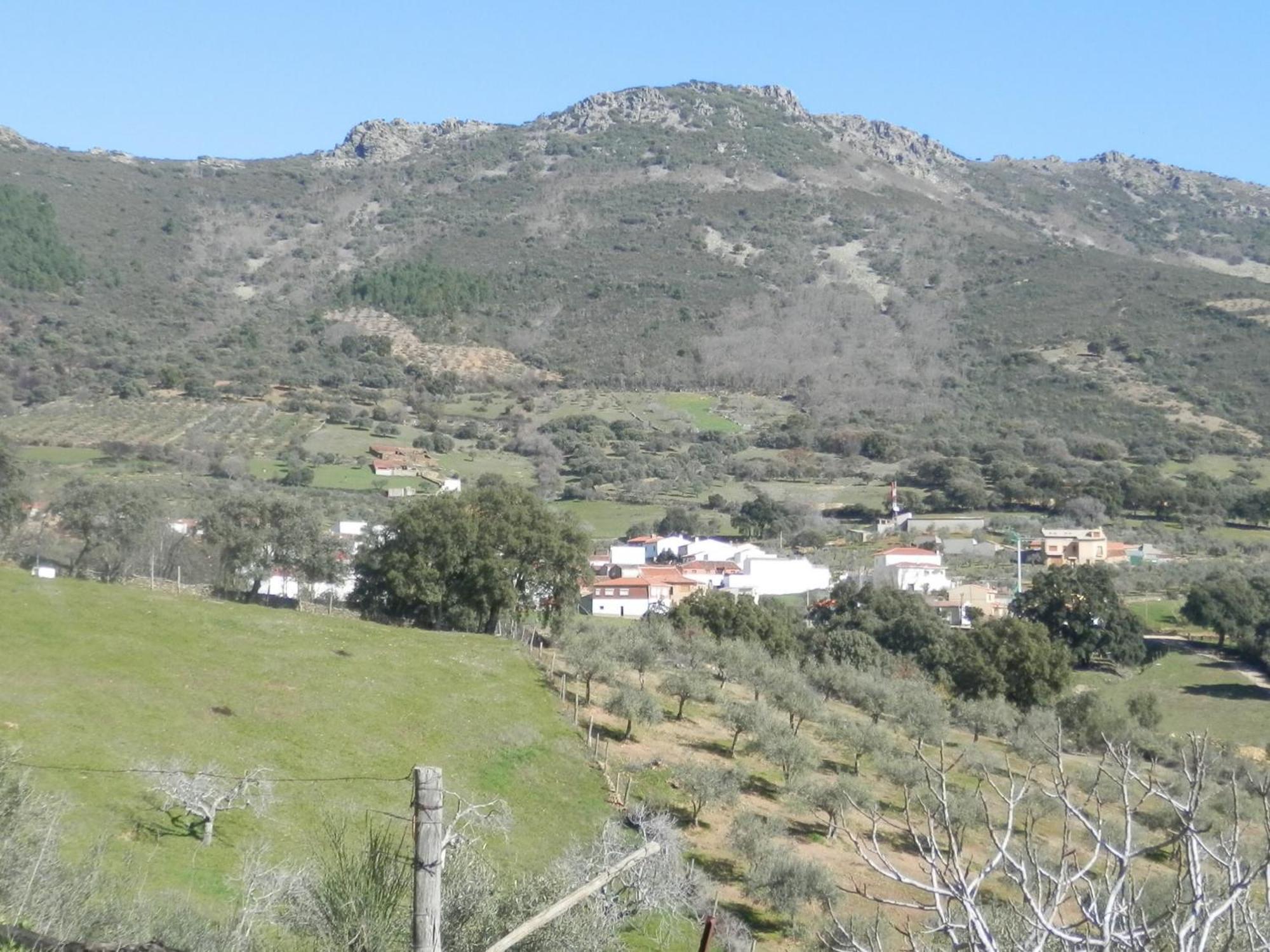 Apartamentos Rurales En Plena Sierra La Calera Eksteriør bilde